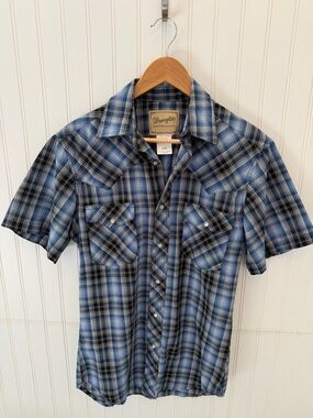 Wrangler Men's Casual Blue and Black Plaid Shirt